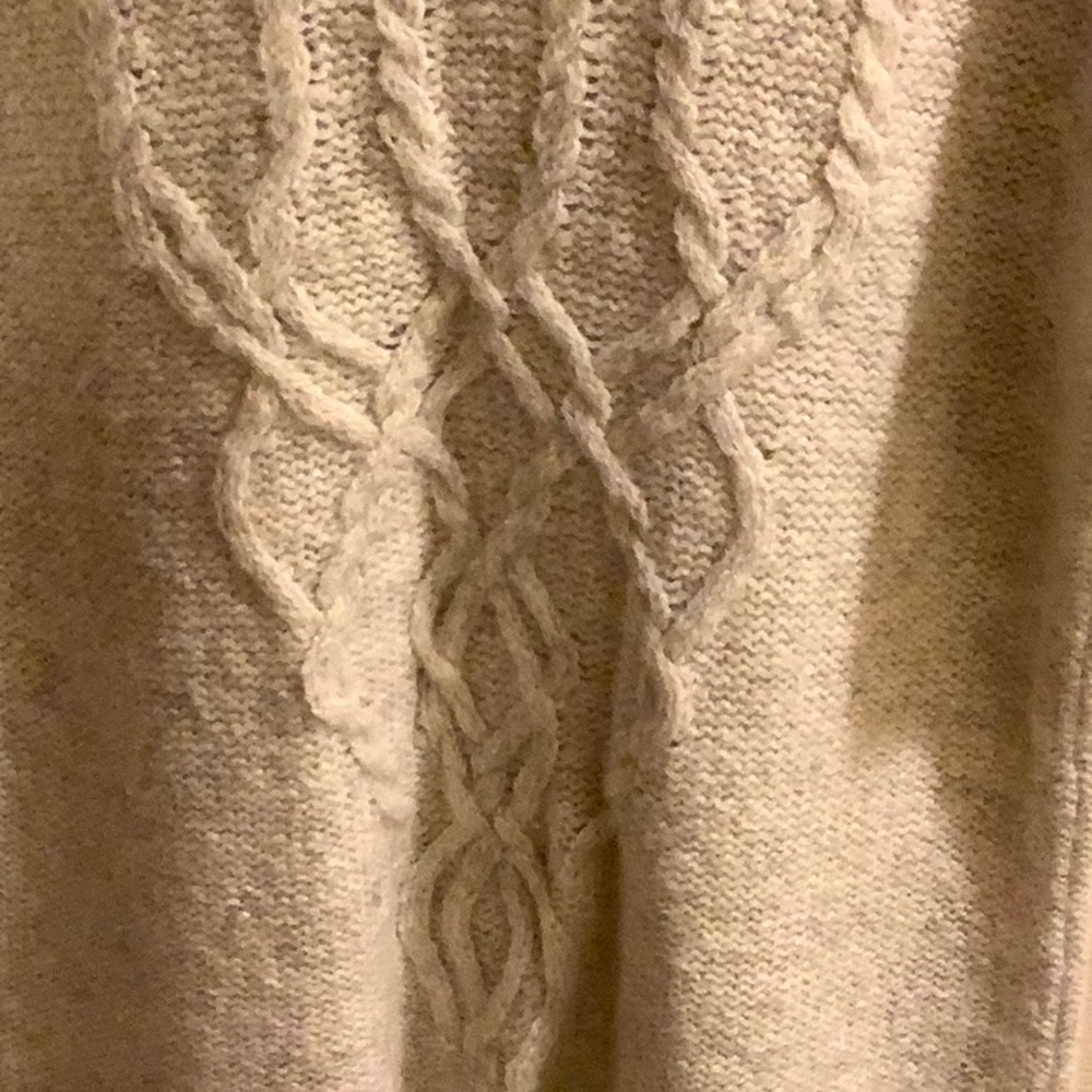 LOFT v-neck sweater - Picture 5 of 9